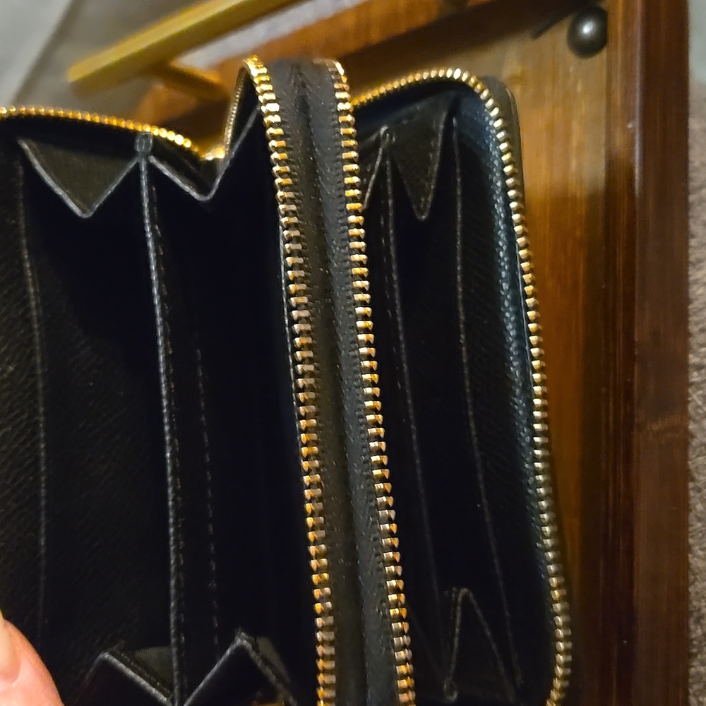Coach Black Leather Zip Wallet - Picture 4 of 4